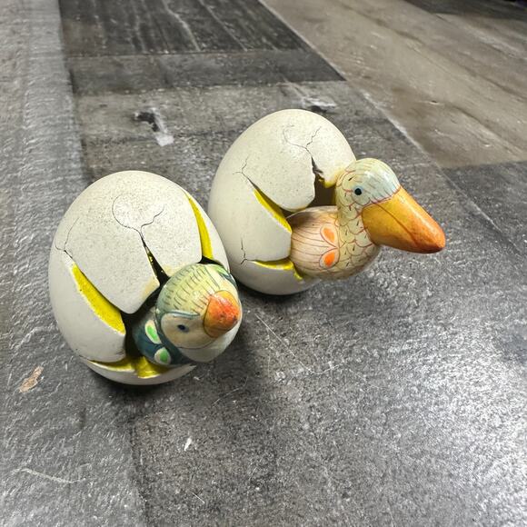 2 Mexican Tonala Hatching Egg Birds 1.5” Tall - Picture 6 of 8